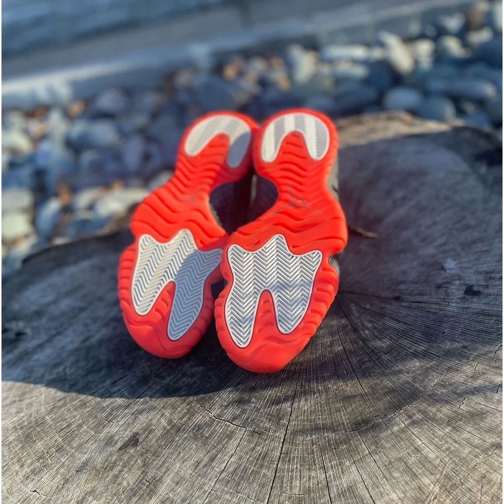 Jordan Future Premium 'Infrared' Shoes - Picture 4 of 5